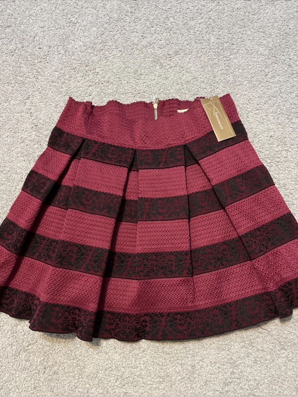 Francesca's Women's Mi Ami Pleated Pink Black Lace Skirt Size Large Brand New